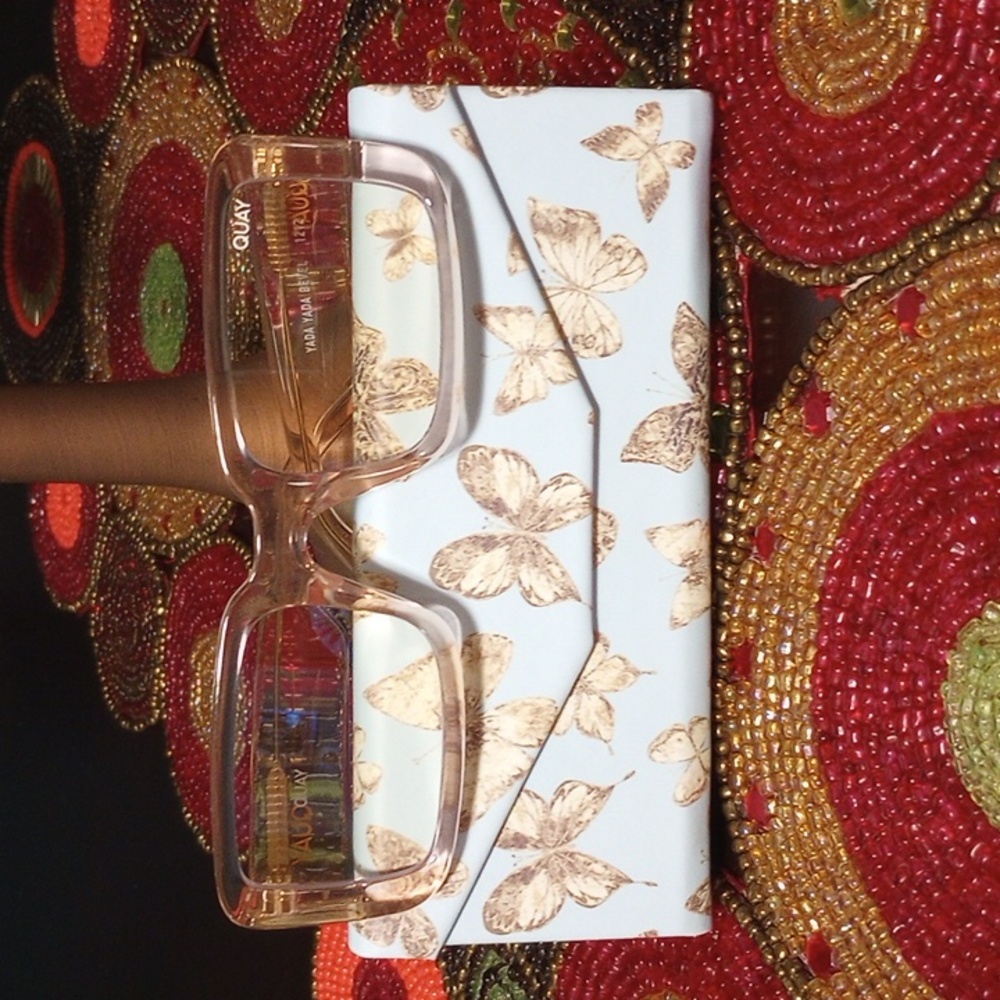 Quay Yada Yada Blue Light Glasses - Picture 11 of 17